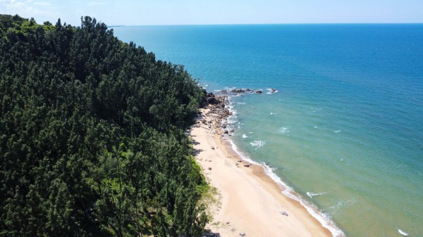 Huế: Bờ biển Hàm Rồng sạt lở nghiêm trọng