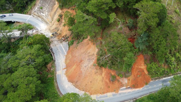 Chưa thể thông đèo D'Ran trong hôm nay 2.12 Chưa thể thông đèo D'Ran trong hôm nay 2.12