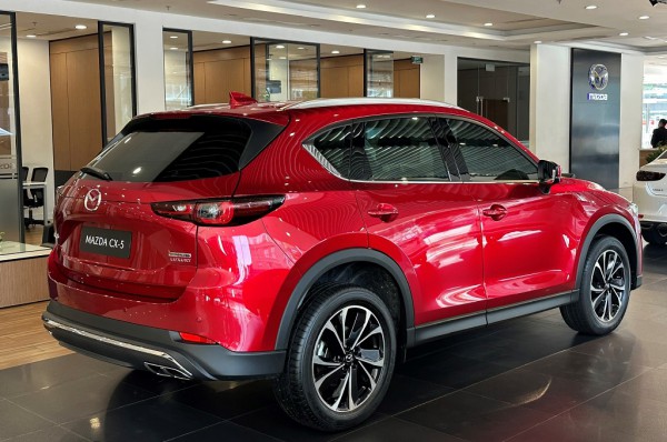 Mazda CX-5 ưu đãi lớn, giá thực tế chưa tới 700 triệu đồng