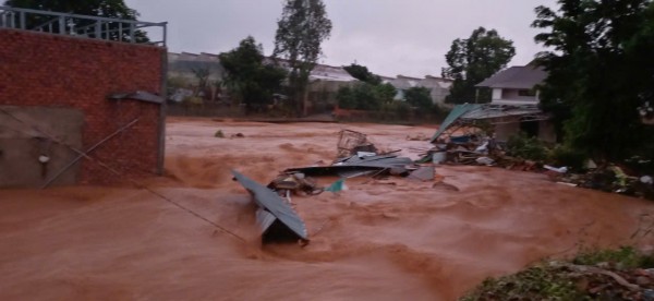 Mưa lớn lại sạt lở đèo Mimosa và các đèo, gây ngập lụt nặng nhiều nơi