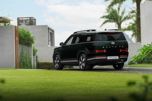Hyundai Santa Fe tại Việt Nam có thêm bản hybrid, giá 1,369 tỉ đồng