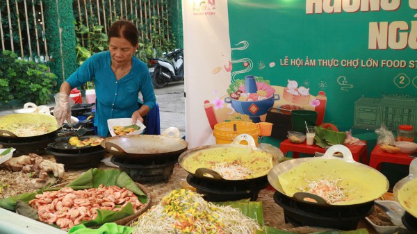 Lễ hội ẩm thực Chợ Lớn: Cả trăm món ngon hút khách xếp hàng từ sáng sớm