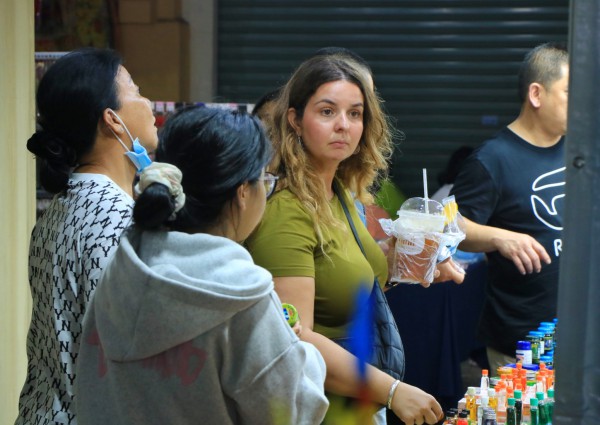 TP.HCM tối nay: 'Biển người' đổ về lễ hội ẩm thực ở ngôi chợ trăm tuổi