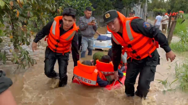 Vì sao mưa lũ gây thiệt hại lớn ở Lâm Đồng? Vì sao mưa lũ gây thiệt hại lớn ở Lâm Đồng?