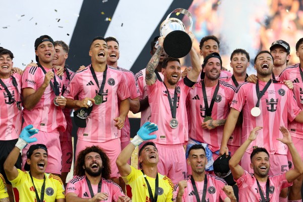 Messi kiến tạo cực đỉnh, Inter Miami lần đầu tiên vô địch MLS Cup Messi kiến tạo cực đỉnh, Inter Miami lần đầu tiên vô địch MLS Cup