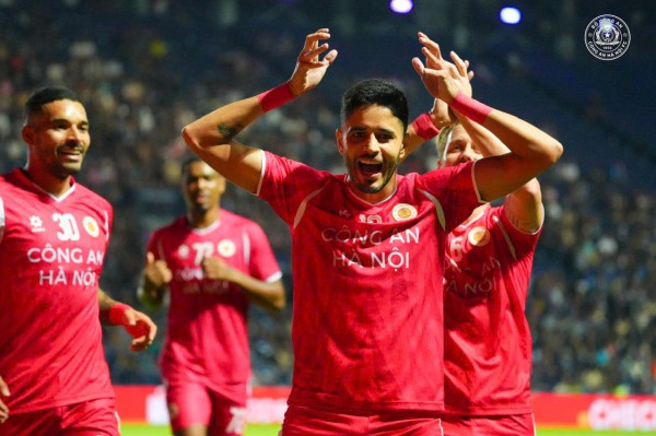 Đoàn Văn Hậu đá chính, CLB CAHN bị chia điểm đầy cay đắng vì dính phạt đền phút nhạy cảm