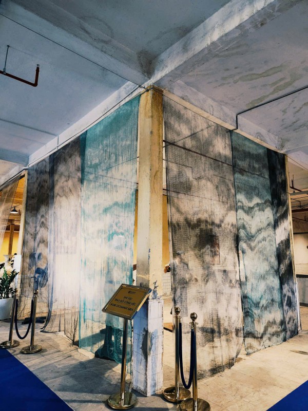 Du khách đổ về xem biểu diễn thực cảnh tại nhà máy chè cổ 1927 Du khách đổ về xem biểu diễn thực cảnh tại nhà máy chè cổ 1927