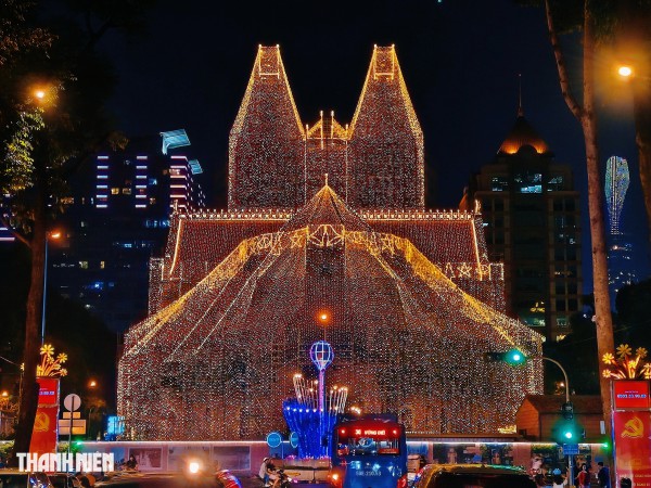 Từ nay đến Giáng sinh, có được vào tham quan nhà thờ Đức Bà? Từ nay đến Giáng sinh, có được vào tham quan nhà thờ Đức Bà?