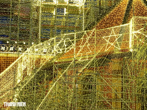 Từ nay đến Giáng sinh, có được vào tham quan nhà thờ Đức Bà? Từ nay đến Giáng sinh, có được vào tham quan nhà thờ Đức Bà?