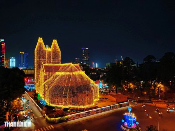 Từ nay đến Giáng sinh, có được vào tham quan nhà thờ Đức Bà? Từ nay đến Giáng sinh, có được vào tham quan nhà thờ Đức Bà?