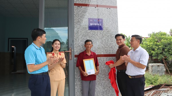 Báo Thanh Niên bàn giao 2 căn nhà nhân ái tại Đồng Nai Báo Thanh Niên bàn giao 2 căn nhà nhân ái tại Đồng Nai