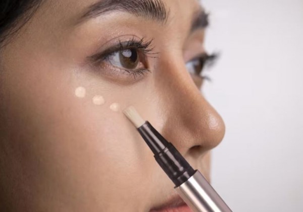 Mắt sâu - hung thần nhan sắc của phái đẹp Mắt sâu - hung thần nhan sắc của phái đẹp