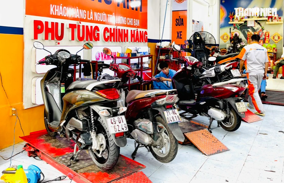 3 thói quen của người dùng khiến xe máy xăng nhanh hỏng khi ùn tắc giao thông