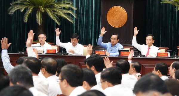 TP.HCM 'giao khoán' các dự án trọng điểm cho ủy viên thường vụ theo dõi TP.HCM 'giao khoán' các dự án trọng điểm cho ủy viên thường vụ theo dõi