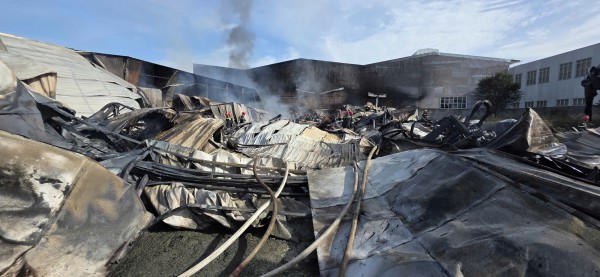 Cháy lớn tại công ty sản xuất đồ gỗ ở TP.HCM Cháy lớn tại công ty sản xuất đồ gỗ ở TP.HCM