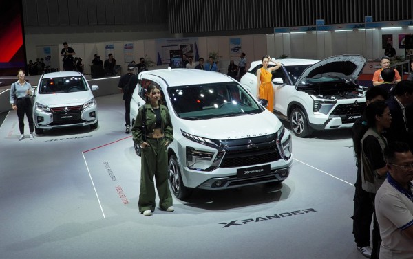 Xe gia đình cỡ nhỏ: VinFast Limo Green bứt tốc đe dọa vị thế Mitsubishi Xpander