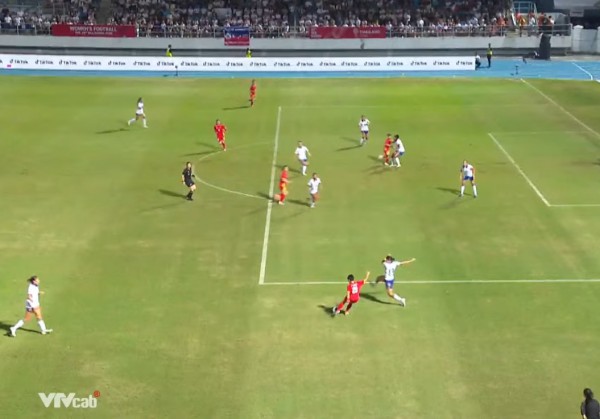 Truyền thông khu vực bức xúc: ‘Trọng tài quyết định quá vô lí, tước bàn thắng của đội tuyển nữ Việt Nam’ Truyền thông khu vực bức xúc: ‘Trọng tài quyết định quá vô lí, tước bàn thắng của đội tuyển nữ Việt Nam’