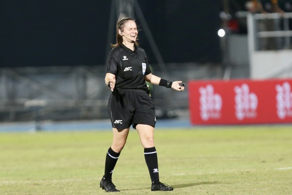 Trọng tài cướp mất HCV SEA Games xứng đáng của đội tuyển nữ Việt Nam: Cay đắng và cảm phục! Trọng tài cướp mất HCV SEA Games xứng đáng của đội tuyển nữ Việt Nam: Cay đắng và cảm phục!