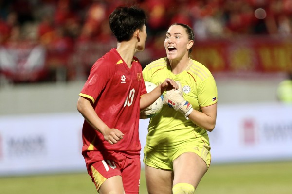 Trọng tài cướp mất HCV SEA Games xứng đáng của đội tuyển nữ Việt Nam: Cay đắng và cảm phục! Trọng tài cướp mất HCV SEA Games xứng đáng của đội tuyển nữ Việt Nam: Cay đắng và cảm phục!