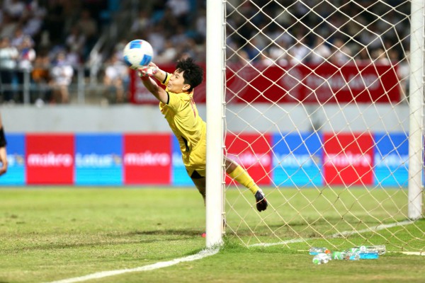 ‘Trọng tài phá hỏng trận chung kết, bóp nghẹt chúng tôi'