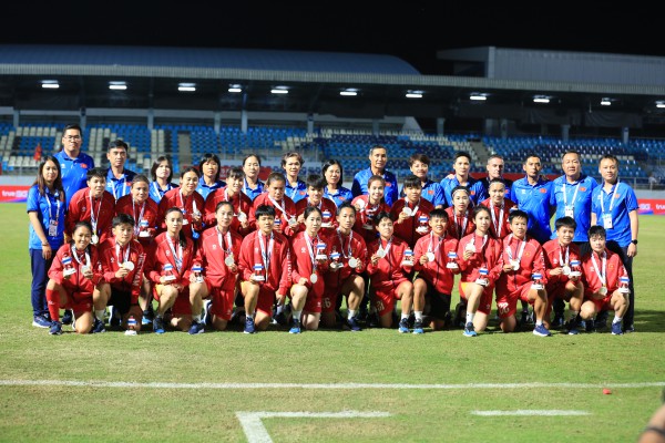 ‘Trọng tài phá hỏng trận chung kết, bóp nghẹt chúng tôi'