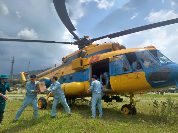 50 năm Trung đoàn Không quân trực thăng 916 anh hùng 50 năm Trung đoàn Không quân trực thăng 916 anh hùng