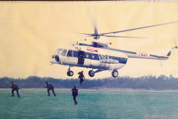 50 năm Trung đoàn Không quân trực thăng 916 anh hùng 50 năm Trung đoàn Không quân trực thăng 916 anh hùng