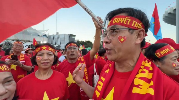 CĐV đặc biệt của U.23 Việt Nam: 'Mong trọng tài công tâm, đội tuyển nữ đã chịu thiệt rồi'