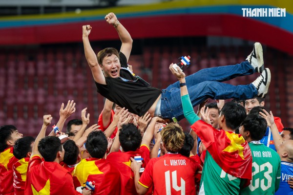 Quá đã hình ảnh U.22 Việt Nam quật ngã Thái Lan ngay tại Rajamangala, giành HCV SEA Games 33