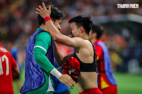 Quá đã hình ảnh U.22 Việt Nam quật ngã Thái Lan ngay tại Rajamangala, giành HCV SEA Games 33