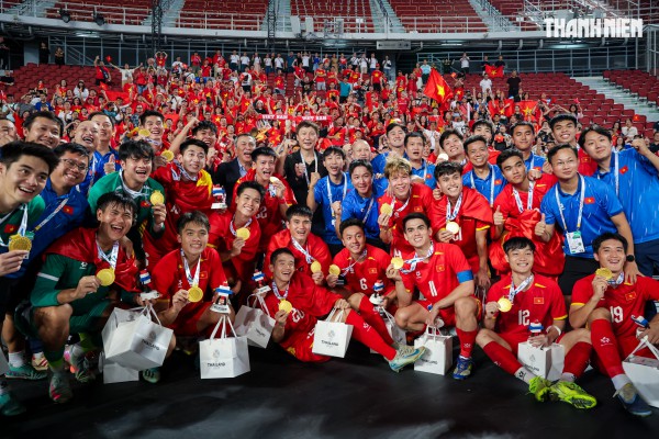 Quá đã hình ảnh U.22 Việt Nam quật ngã Thái Lan ngay tại Rajamangala, giành HCV SEA Games 33