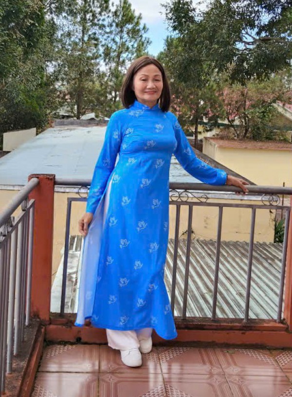 Cụ bà 72 tuổi ở Gia Lai mỗi ngày vẫn tập gym, nâng tạ