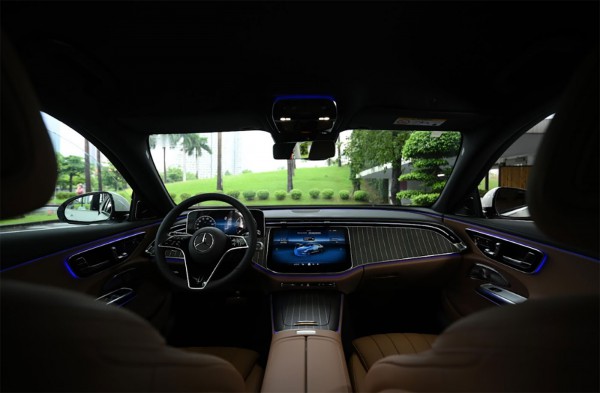 Mercedes-Benz trưng bày tại JW Marriott Hà Nội mùa Giáng sinh Mercedes-Benz trưng bày tại JW Marriott Hà Nội mùa Giáng sinh