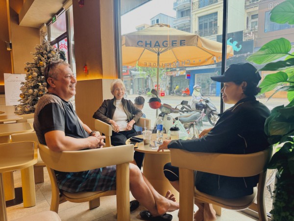 Quán trà sữa ở trung tâm TP.HCM nơi khách gọi món bằng cách... viết