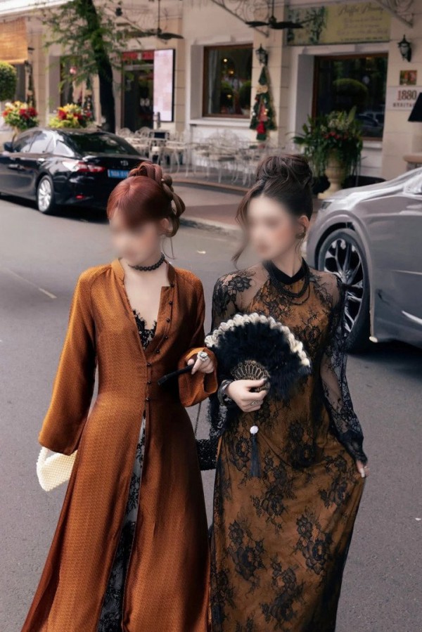 Trước áo dài khoét ngực, nhiều mẫu áo dài cách tân đã từng gây tranh cãi dữ dội