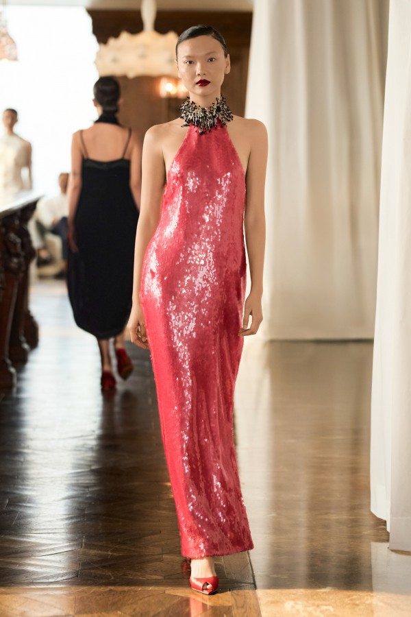 Gigi Hương Giang trình diễn thiết kế lấy cảm hứng tinh thần Phục Hưng