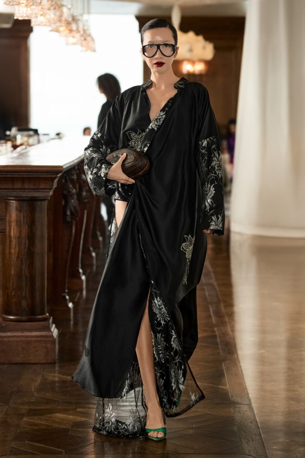 Gigi Hương Giang trình diễn thiết kế lấy cảm hứng tinh thần Phục Hưng