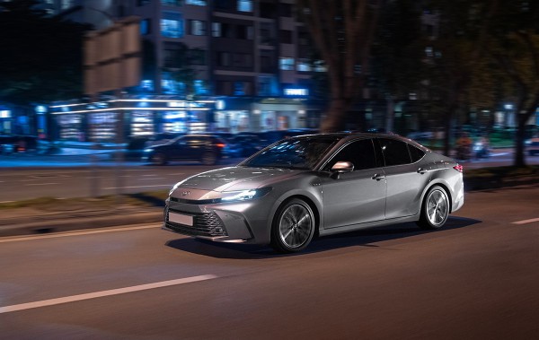 Toyota Camry HEV 2025: Huyền thoại mở ra chương mới trong kỷ nguyên xanh