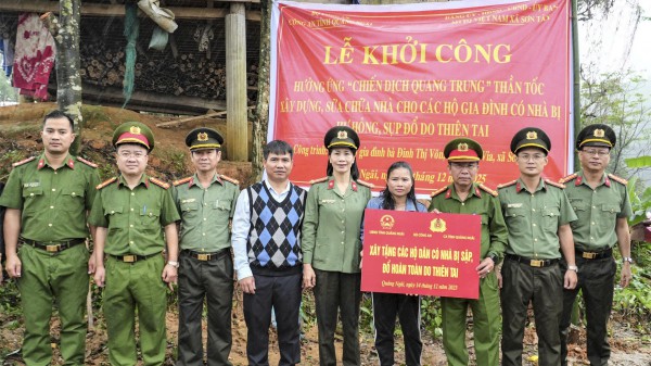 Tái thiết vùng rốn lũ: Tuổi trẻ Công an Quảng Ngãi dựng nhà cho dân ăn tết