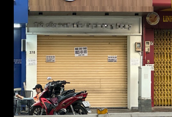 Nhiều quán ăn ở trung tâm TP.HCM âm thầm đóng cửa, trả mặt bằng cuối năm 2025