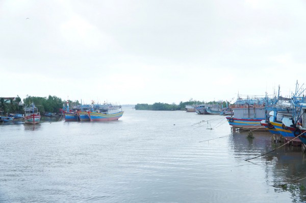 Tái thiết vùng rốn lũ: Vá lại tàu thuyền, trở lại nhịp sống mưu sinh