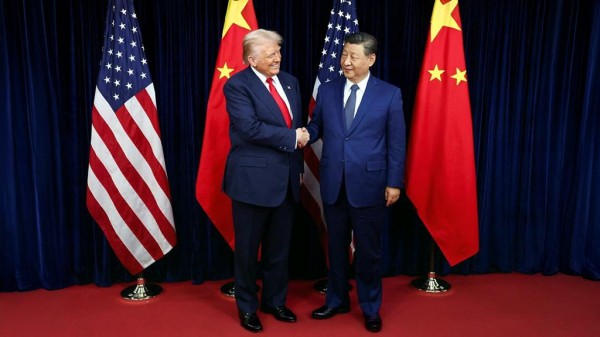 Bắc Kinh quyết vào sân sau của Washington