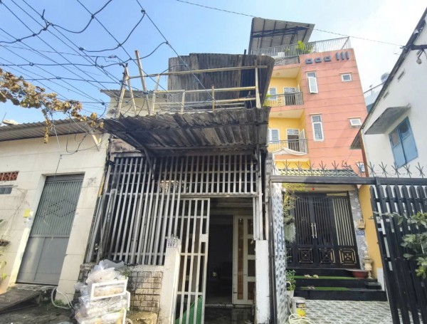 Bất cẩn trong lúc nấu ăn, người phụ nữ ở TP.HCM gây cháy nhà