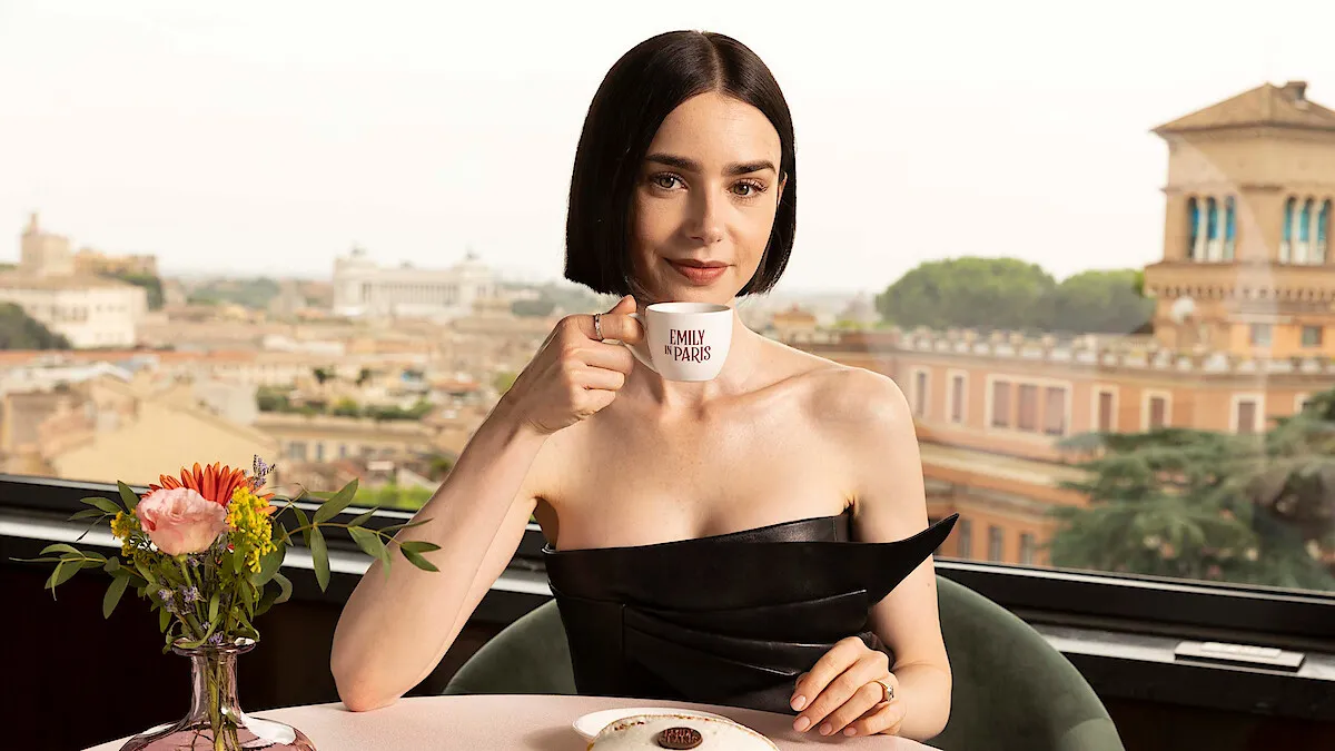 Bí quyết giúp Lily Collins tỏa sáng từ phim ra ngoài đời