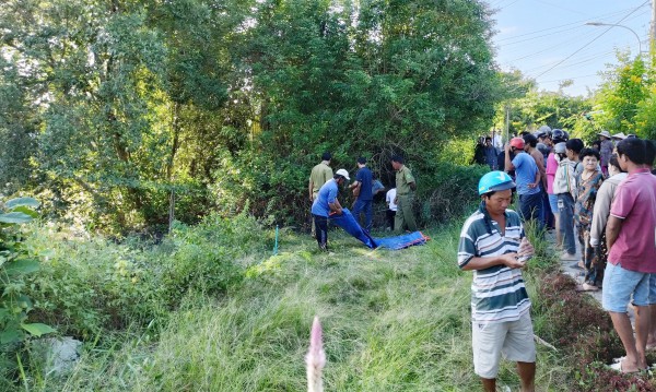 Cà Mau: Phát hiện thi thể người đàn ông dưới kênh