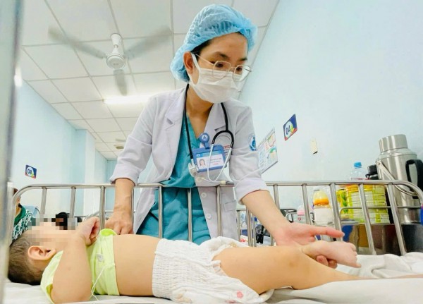Chủng vi rút gây bệnh tay chân miệng nặng xuất hiện trở lại ở TP.HCM