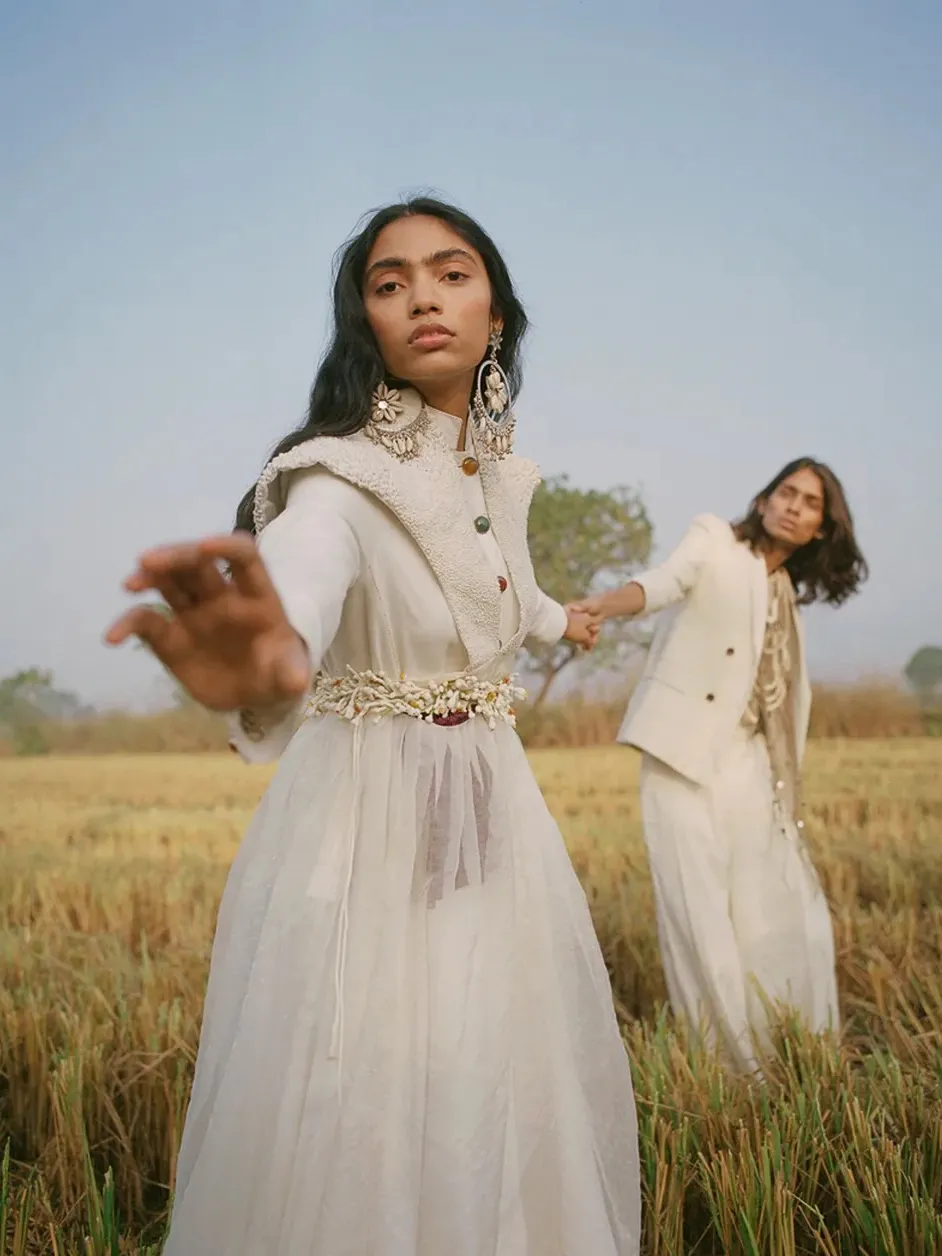 Cloud Dancer - sắc trắng định hình thời trang toàn cầu năm 2026 Cloud Dancer - sắc trắng định hình thời trang toàn cầu năm 2026