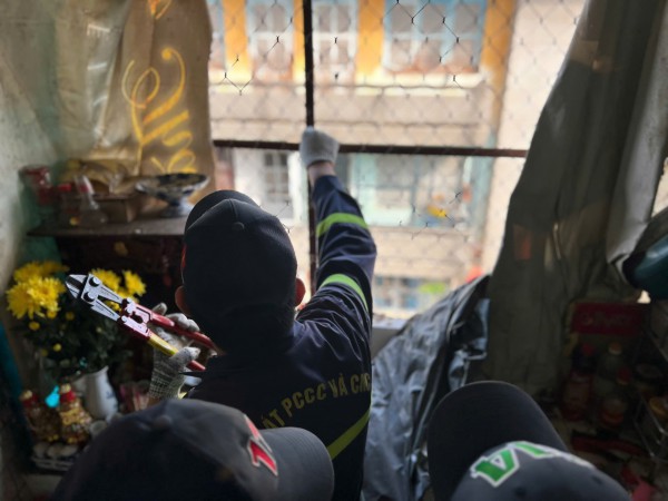 Công an TP.HCM tiếp tục 'đi từng ngõ, gõ từng nhà' xóa 'chuồng cọp'