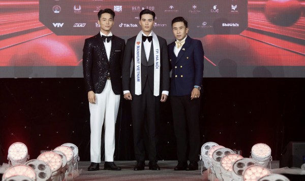 Dàn thí sinh Manhunt Vietnam nhận sash, tranh ngôi vị nam vương Dàn thí sinh Manhunt Vietnam nhận sash, tranh ngôi vị nam vương