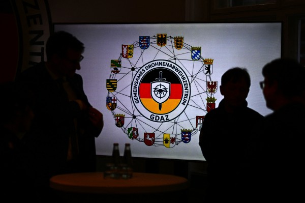 Đức duyệt gói chi tiêu quốc phòng kỷ lục, thành lập trung tâm chống UAV